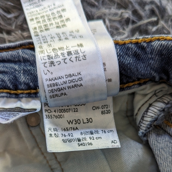 Levi's 541 Ankle 30x25 Raw Hem Light Wash Lightly Distressed Jeans - Picture 8 of 13